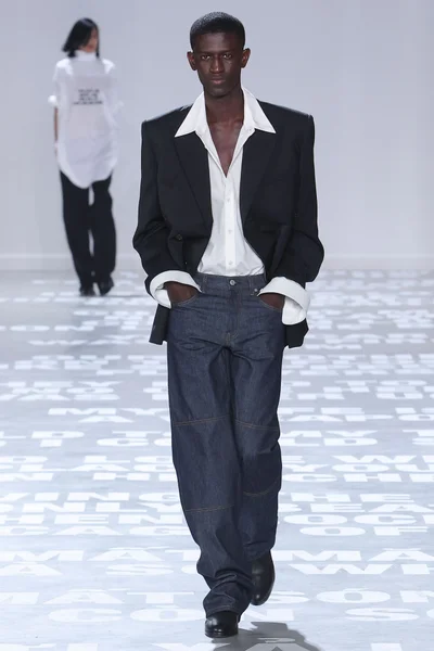 Look 14